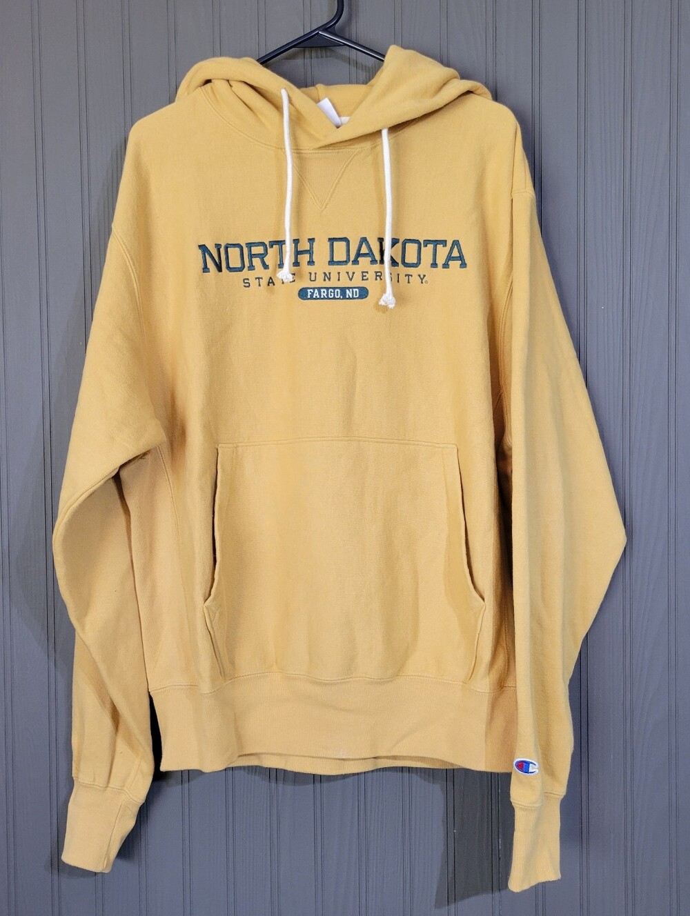 North Dakota State University NDSU Hooded Sweatshirt Champion Yellow Men's MD